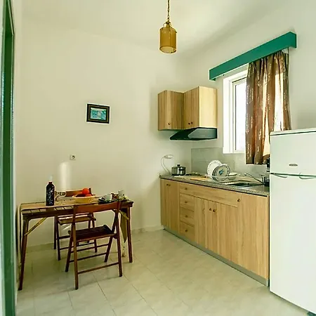 Lefteris Near Ialysos Szálloda 2*